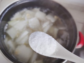 15、排骨冬瓜汤,加一小勺细盐