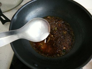 10、一品娃娃菜,加入耗油、食盐，烧滾，加入少量水淀粉勾淡芡