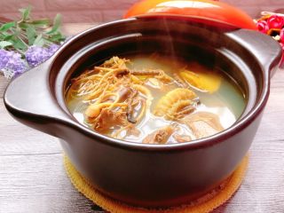 13、虫草鸽子鲍鱼汤,非常好喝的汤。