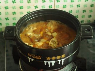 9、板栗烧鸡,翻拌均匀