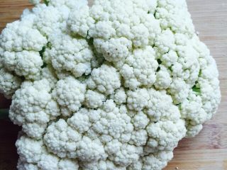 1、干煸有机花菜,有机花菜一个