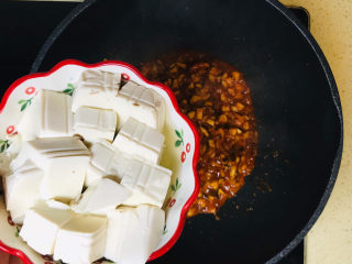 11、香菇肉末豆腐,加入内酯豆腐