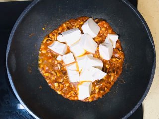 12、香菇肉末豆腐,小心地翻拌均匀