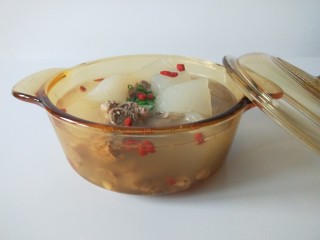 15、冬瓜薏米排骨汤,上枸杞香葱。