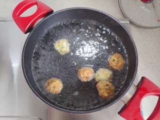 6、紫菜虾皮汤,煮7.8分钟