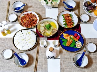 16、排骨冬瓜汤,朋友来家做客,烧了几个家常菜,美美哒开动~