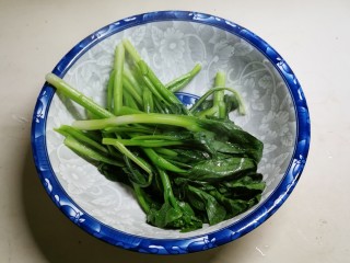 8、蚝油芥兰,捞出 控水