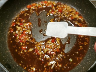 14、蚝油芥兰,放入白糖