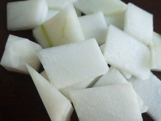 10、羊骨头汤,加入冬瓜。