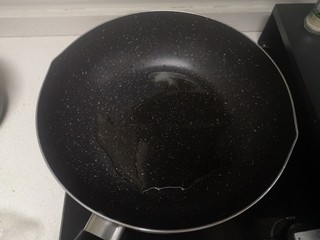 11、冬瓜鸡蛋汤,猪油下锅油温上升