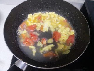 16、冬瓜鸡蛋汤,加入900ml开水