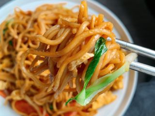 12、家常炒面,嗯，好香！少油更健康