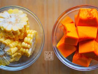 5、承味 甜虾玉米汤,备好待用。