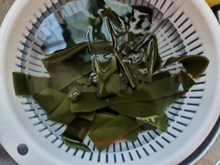 5、冬瓜海带汤,海带洗干净备用