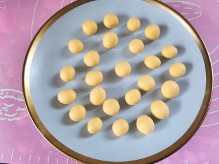 10、南瓜小圆子,搓成小圆子