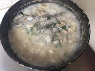 17、昂公炖豆腐,再炖两分钟，撒上大蒜末即可