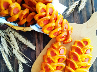 19、南瓜香肠麦穗面包,成品图。