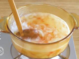 7、9m+宝宝疙瘩汤（宝宝辅食）,用勺子搅散，避免疙瘩粘在一起~