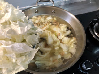 23、白菜豆腐汤,开盖，下白菜叶