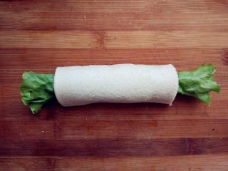 9、快手棒棒糖三明治, 从一端压紧卷起，接口朝下静置片刻