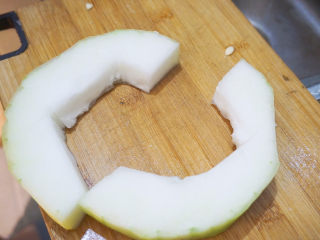 5、蛤蜊冬瓜汤,啦啦啦冬瓜籽切干净la