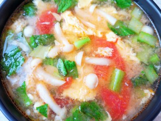 18、白玉菇鸡蛋汤,近图看看更有食欲。