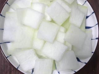 10、冬瓜排骨汤,冬天切片