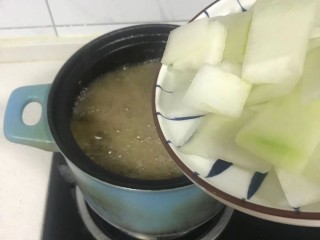 15、冬瓜排骨汤,40分后下冬瓜