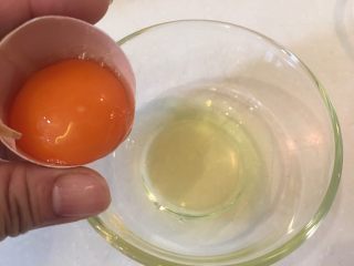 2、荠菜豆腐羹,蛋清留下，蛋黄不要