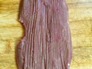 1、爆炒腰花,如图