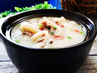 21、黄豆猪脚汤,成品图