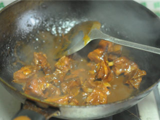 12、红烧排骨,锅底稍微留点汤汁，根据自己的口味决定是否再加点盐