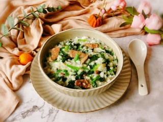 18、菠菜猪肝粥,盛出品尝吧