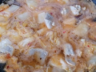 13、辣白菜豆腐汤,最后放入肉片即可出锅