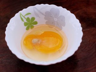 4、鹅蛋肉末羹,所有的调料都加入后。