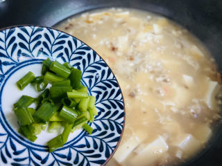 18、香菇豆腐汤,撒葱花