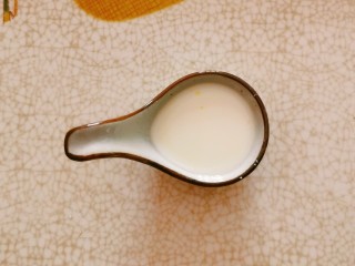 2、奶油南瓜汤,淡奶油取出需要量