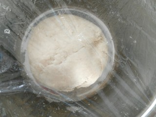 2、花样馒头之愤怒的小鸟,白面团。