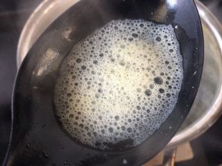 10、苹果雪梨汤,去掉泡沫煮20分钟