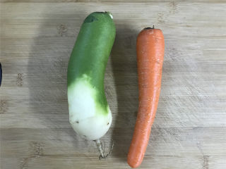 1、萝卜丝饼,准备好材料。