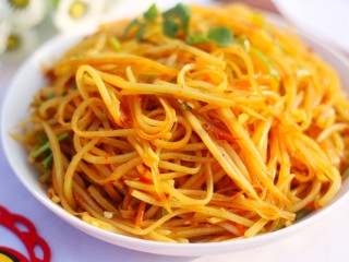 13、超爽口的凉拌土豆丝,两盘不够吃!