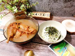 15、虫草花鸡汤,配上米饭????，超级棒????