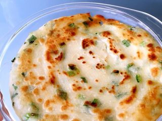 15、烫面葱油饼,出锅