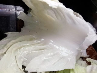 7、萝卜白菜汤,白菜帮与叶片分开