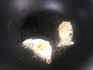 6、白菜豆腐汤,煎至表面金黄盛出备用