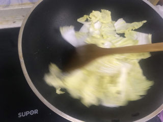 7、白菜豆腐汤,锅里留底油下白菜翻炒