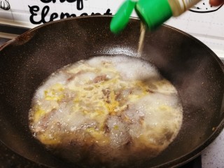 14、榨菜肉丝汤,少许白胡椒粉