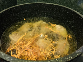 14、虫草花鸡汤,转大火