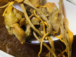 18、虫草花鸡汤,炖锅时间到，虫草花鸡汤出锅