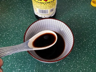 6、糖醋五花肉,4汤匙香醋